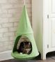 ハンモックのようなテントのような猫のための隠れ家を発見